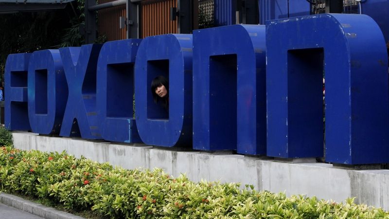 Tchaj-wan chce přinutit Foxconn, aby se vzdal podílu u čínského výrobce čipů